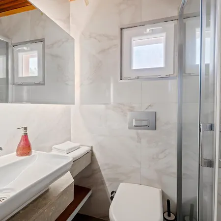 Han Urla Otel Hotel