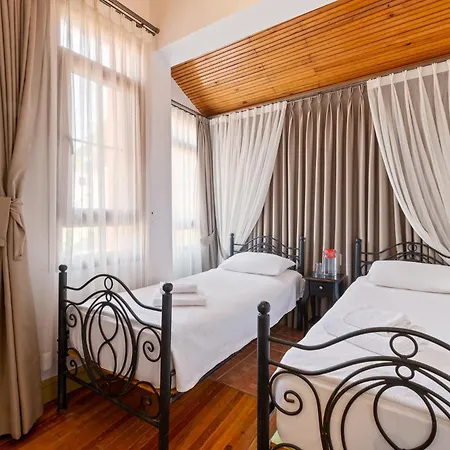 Han Urla Otel *