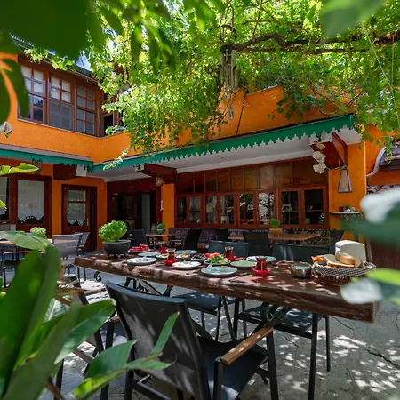 Urla Han Otel *