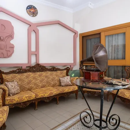 Han Urla Otel *