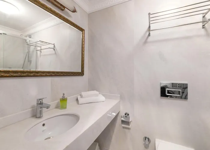 Hotel Han Urla Otel *