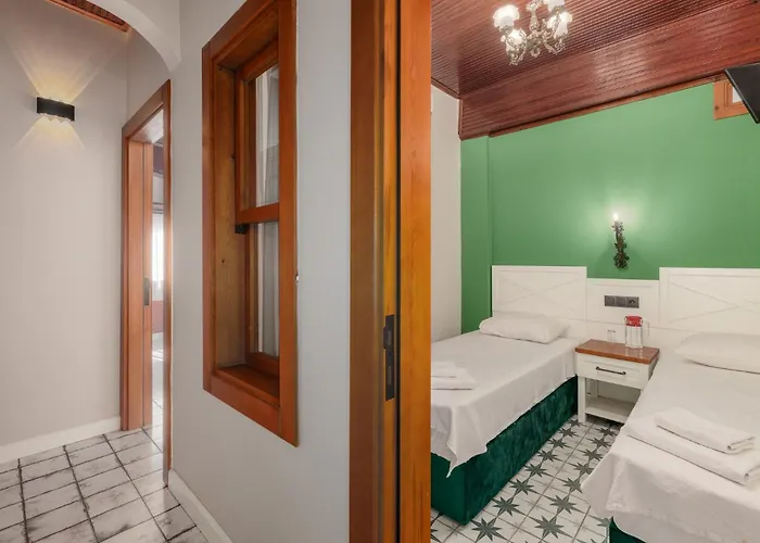 Hotel Han Urla Otel *